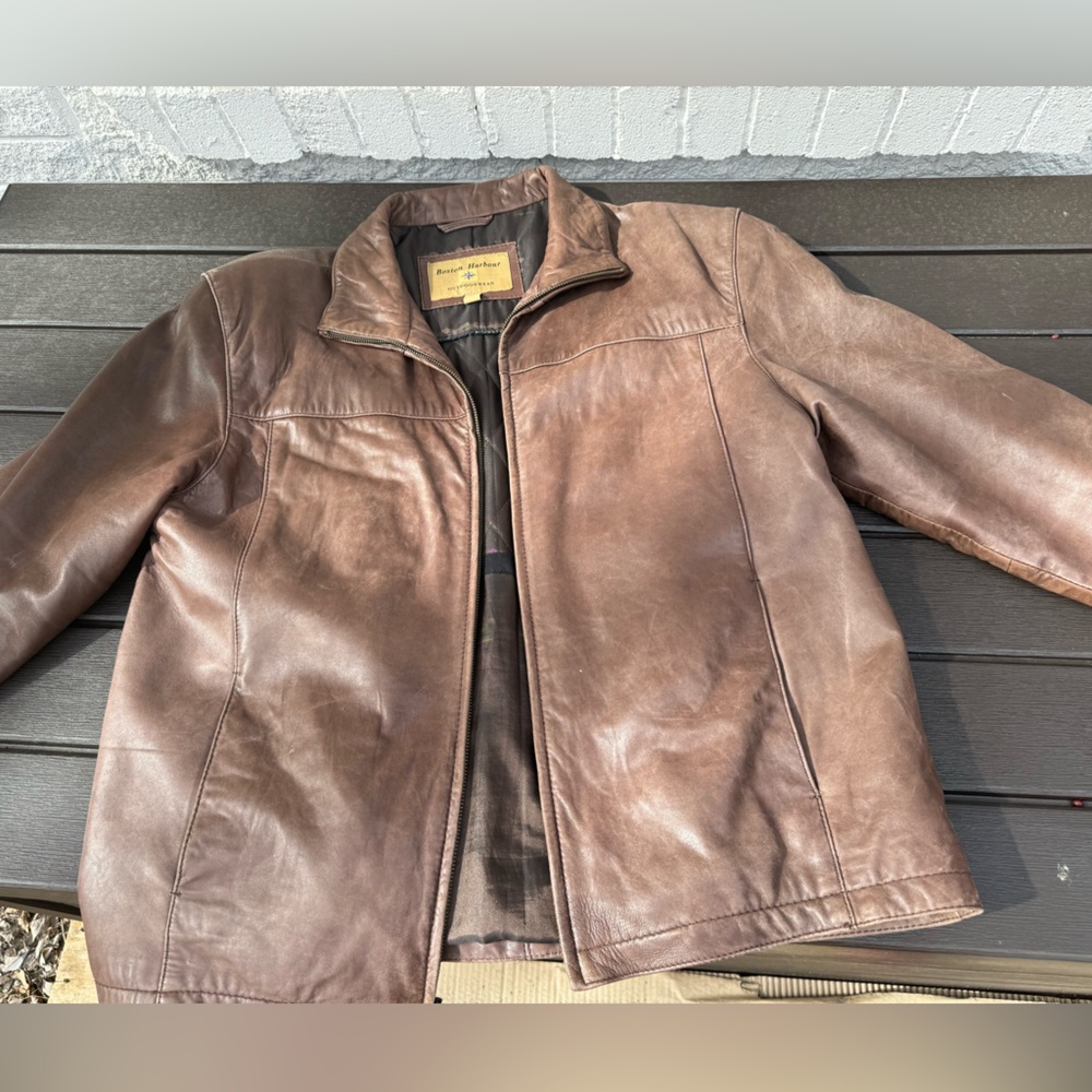 BOSTON HARBOUR OUTDOOR MENS 100% LEATHER COAT. Fully lined, size M